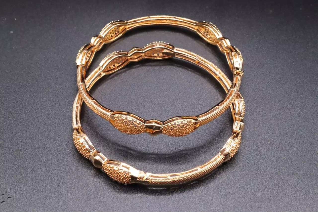 como-saber-si-una-joya-es-de-oro-real-o-chapada